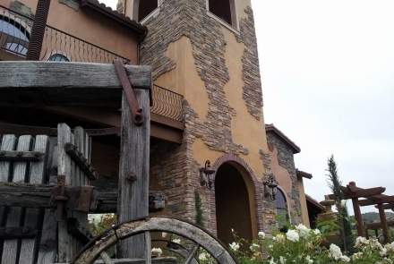Robert Renzoni Vineyards